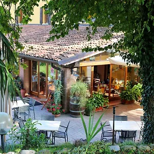  Campeggio Cascina Le Volpi Italia